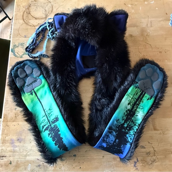 Blackmilk Aurora Kitty Spirithood - Picture 1 of 4